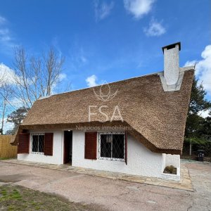 Alquiler Casa 2 Dormitorios Frente Fondo Cerco Perimetral Médanos de Solymar Sur Canelones F