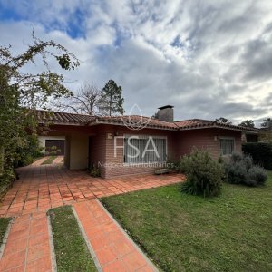 Venta Casa 2 Dormitorios Garage Parrillero Jardín Amueblada Pinares de Atlántida Canelones G