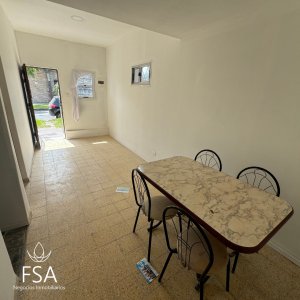 Venta Casa en PH 2 Dormitorios Al Frente Unión Montevideo E