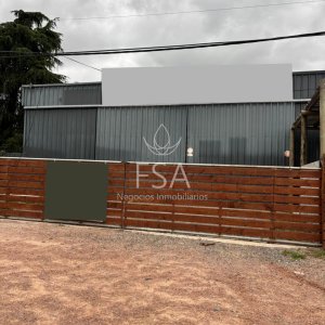 Alquiler Local Galpón Comercial 160m² aprox. Avda. Perez Butler Ciudad de la Costa F