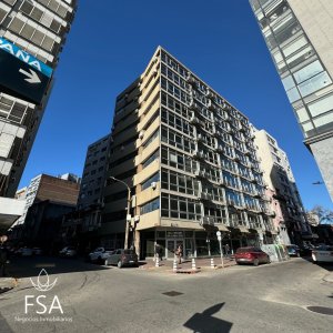 Venta Amplia Oficina Al Frente Baño Privado Kitchenette Calefacción Excelente Ubicación Cordón Montevideo G