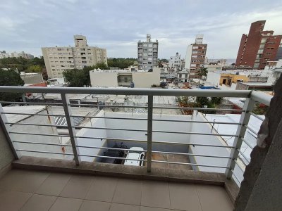 Alquilo apartamento de 2 habitaciones y 2 baños 