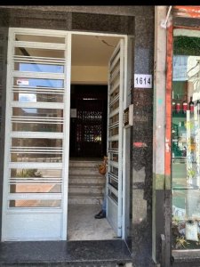 Alquiler de Amplio apto de dos Dormitorio, en Cordón
