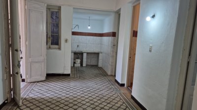 Se alquila amplio y luminoso Apto en el Centro