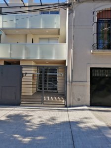 Alquiler de Hermoso Apto en Pocitos de 1 Dormitorio con Garage