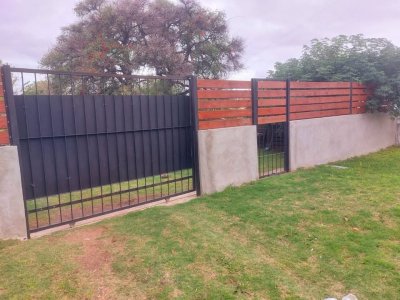 Se Vende Amplia Casa en Nuevo Paris