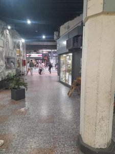 Alquiler venta local en Galeria en zona Centro 