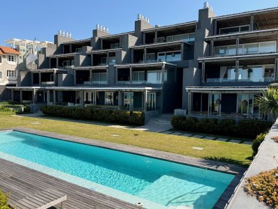 Apartamento moderno sobre playa Montoya