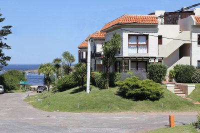 Tu Refugio en La Barra: A Pasos del Mar