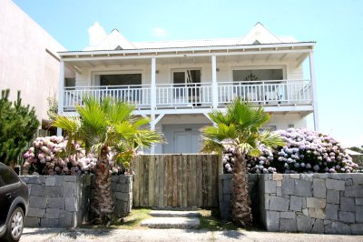 Casa de diseño a metros del mar