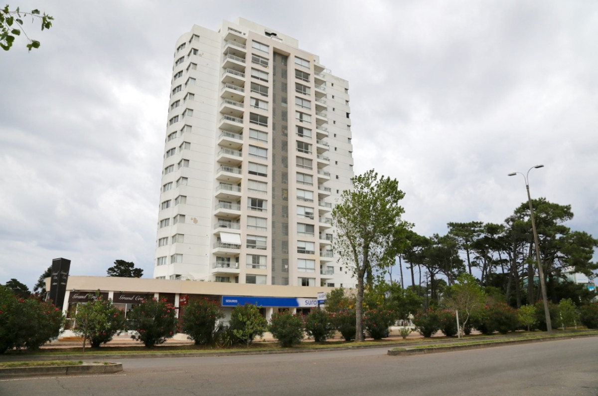 Lindísimos dos apartamentos en venta. Se venden juntos. 