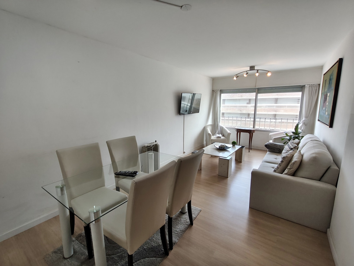 Venta apartamento 1 dormitorio y medio. Península, Punta del Este 
