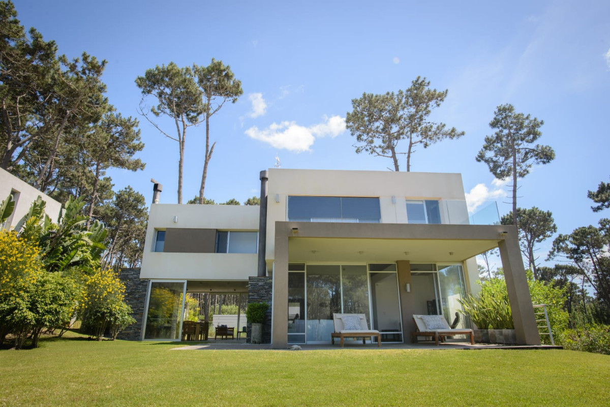 Venta casa 4 dormitorios. Rincón del indio, Punta del Este