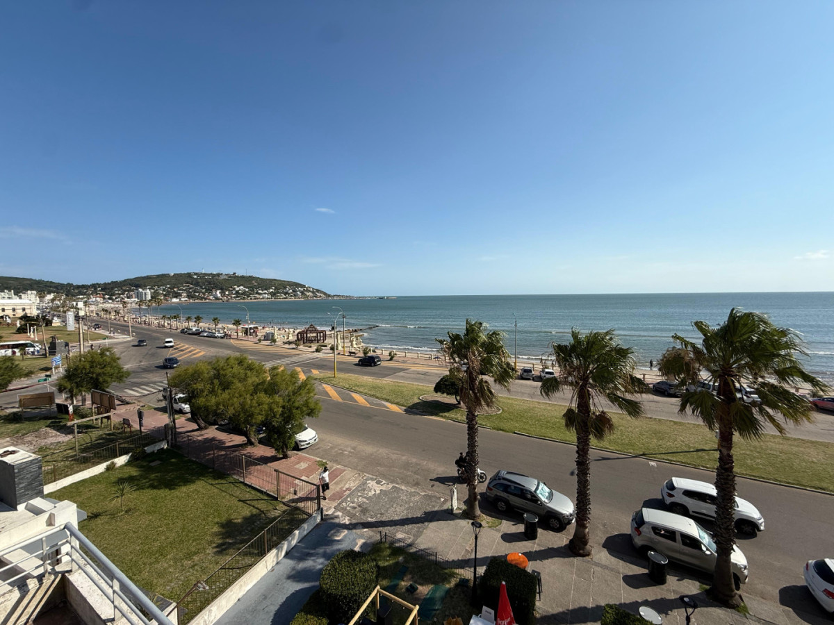 Apartamento 2 dormitorios 2 baños frente a la playa Piriapolis