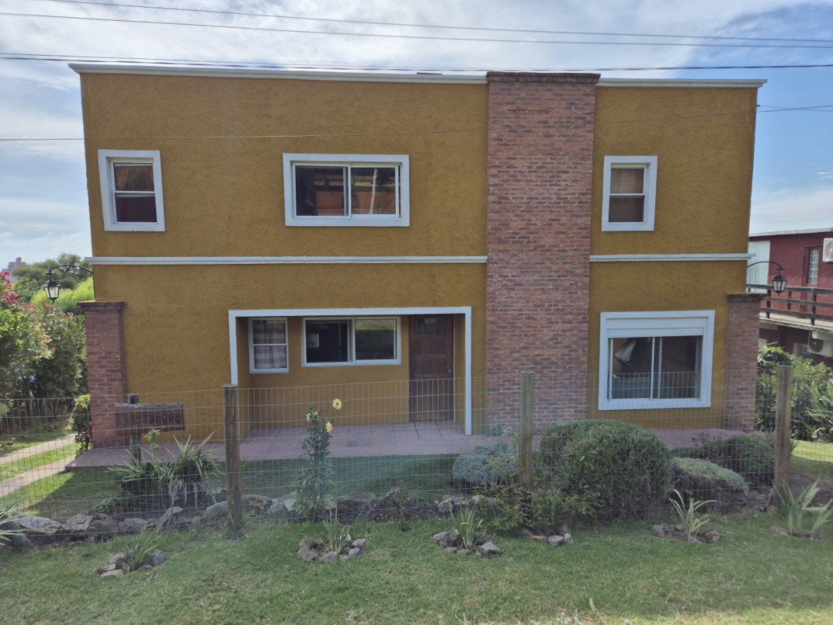 Casa en Venta Piriápolis 5 dormitorios y 2 baños