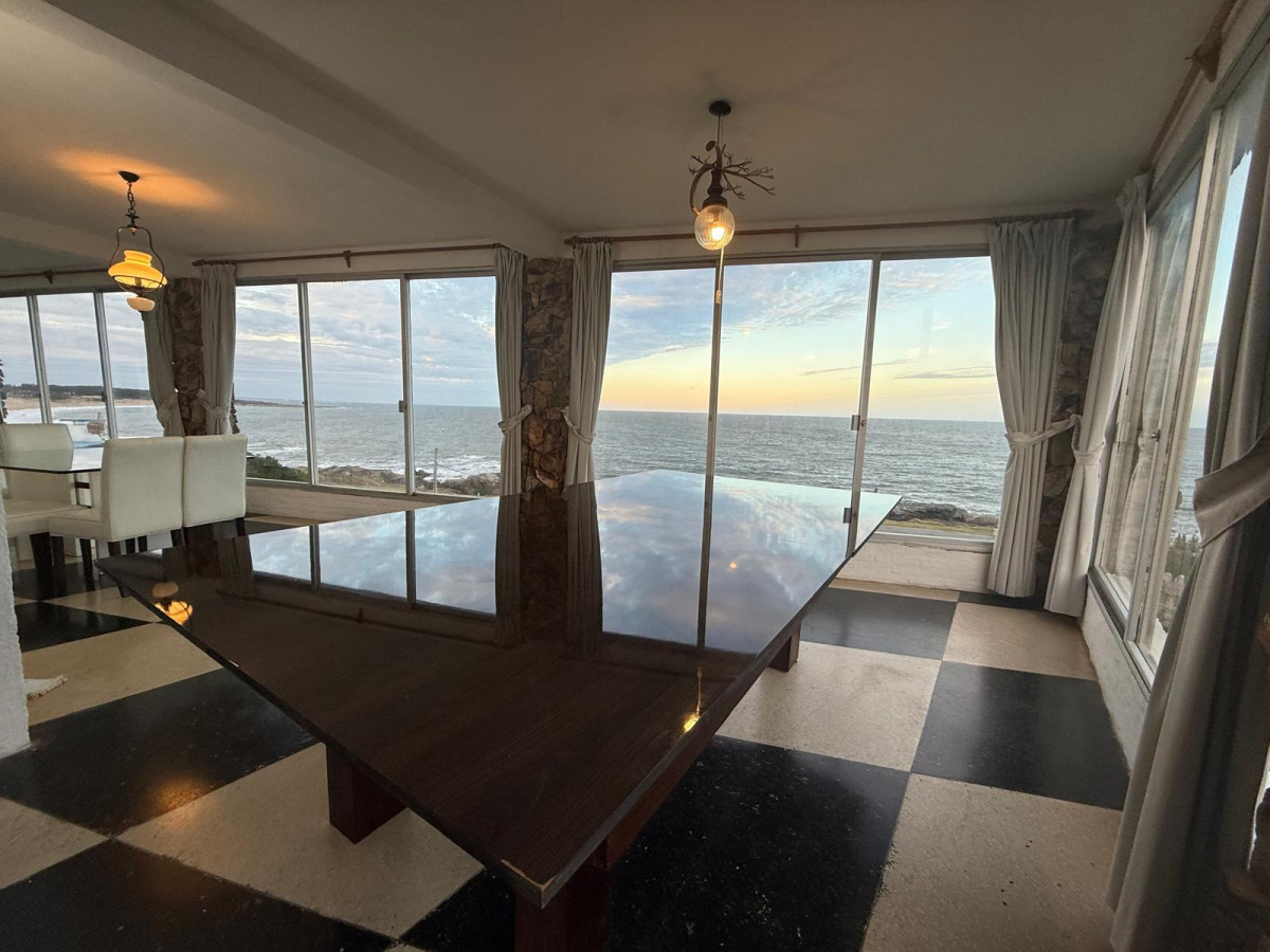 Casa en venta Punta Colorada -  Vista al Mar - 3 Dormitorios 2 Baños