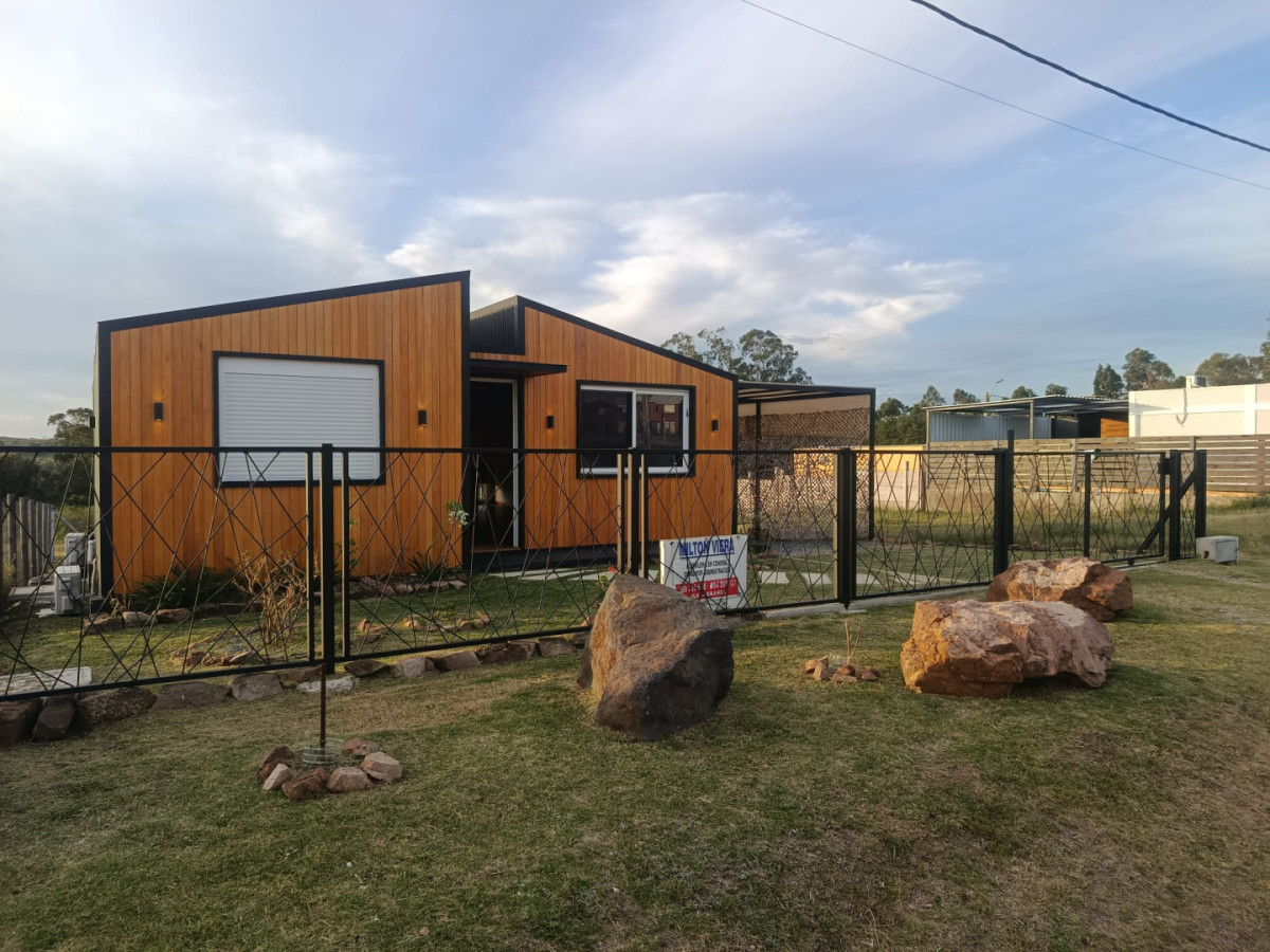 Casa en venta Piriápolis 2 dormitorios 2 baños.