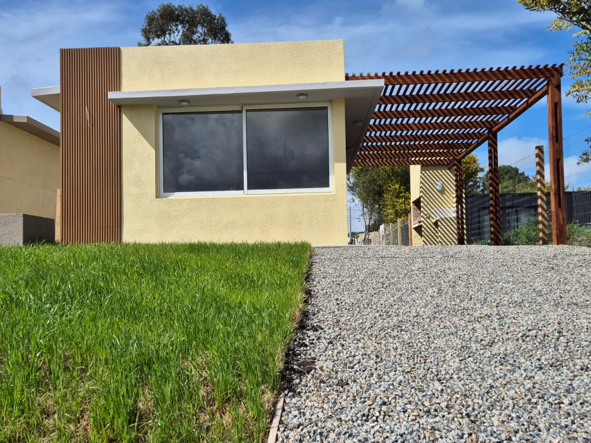Casa 2 dormitorios y 2 baños a estrenar