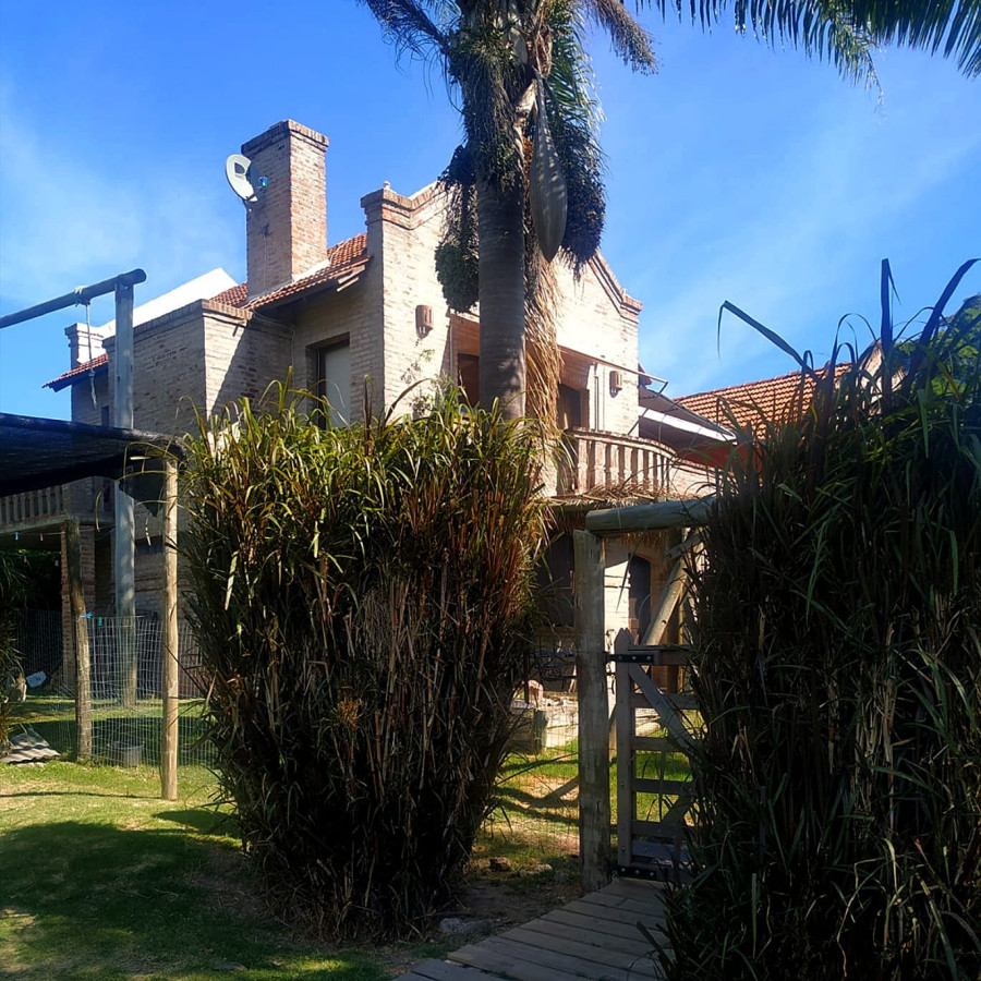 Casa en venta Piriápolis 3 dormitorios y 2 baños.