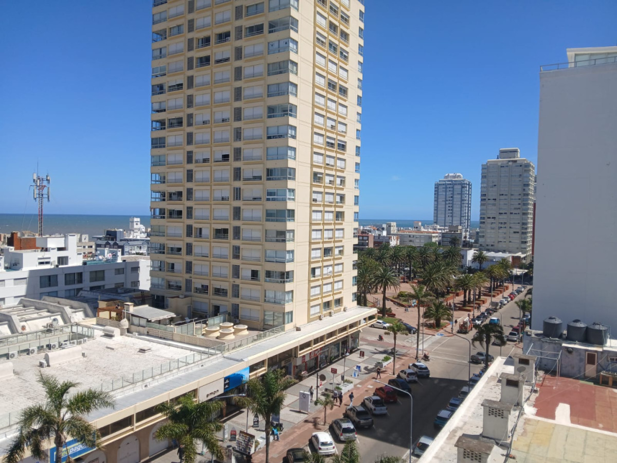 Imagen de Península, 1 Dorm con servicios | Gorlero (a mts de la Plaza de los Artesanos)
