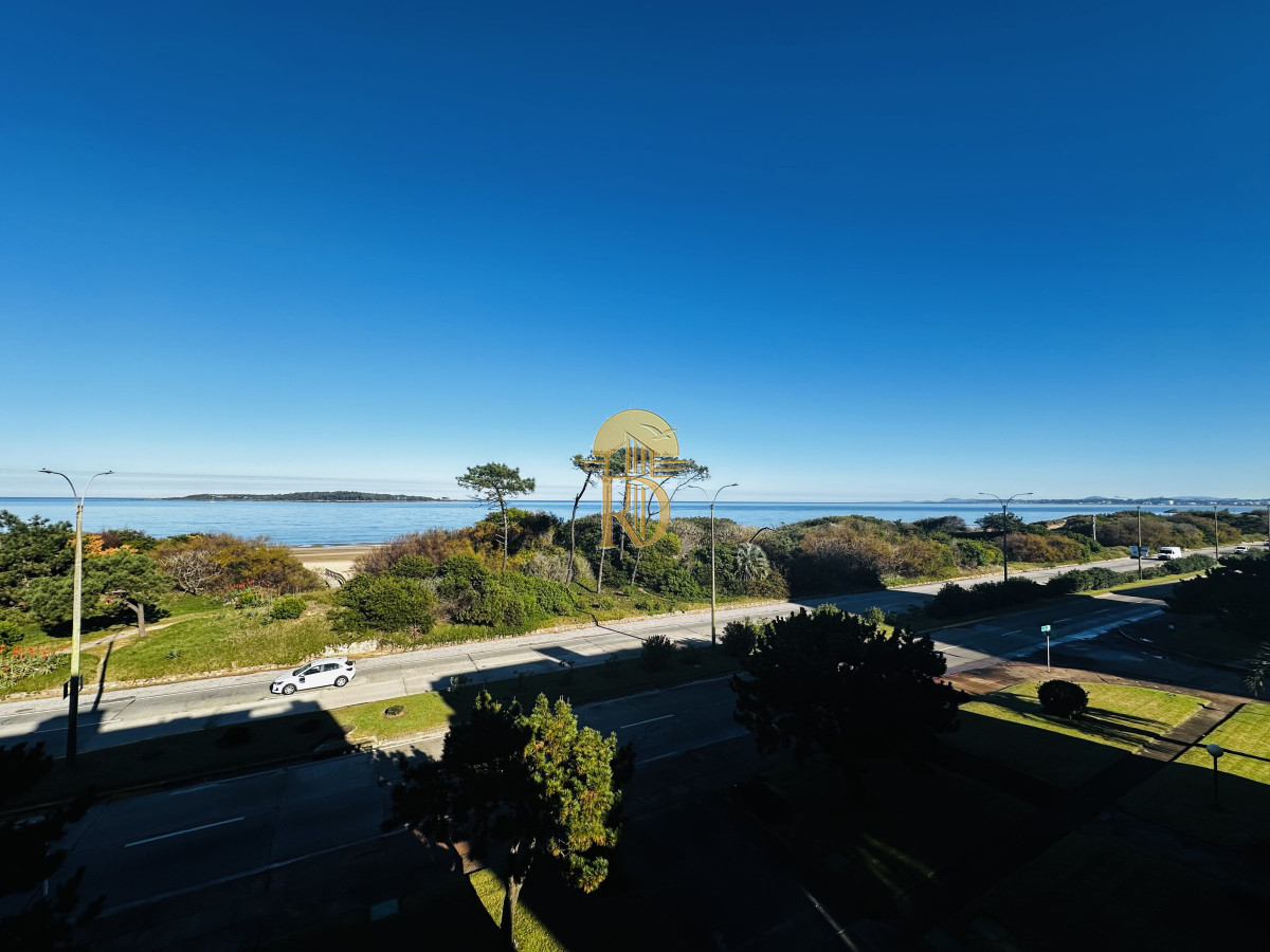 Alquiler en playa mansa -id-107-1