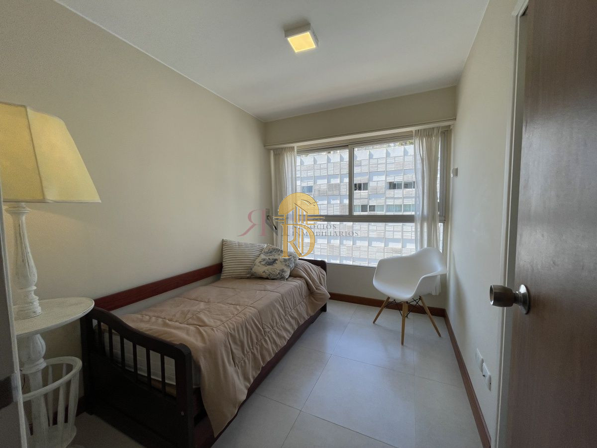 frente al puerto de punta del este -id-181-9