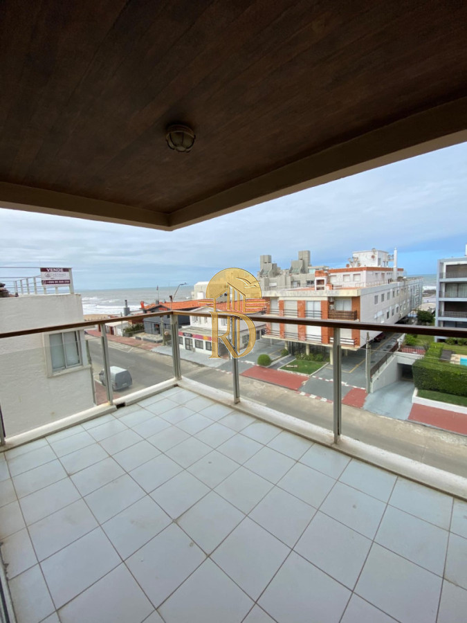 Apartamento Frente a playa el Emir -id-796