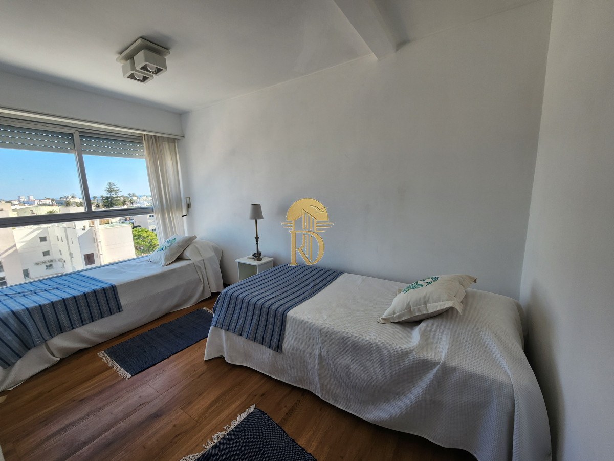 Punta del este tu lugar cerca del puerto. -id-125-13