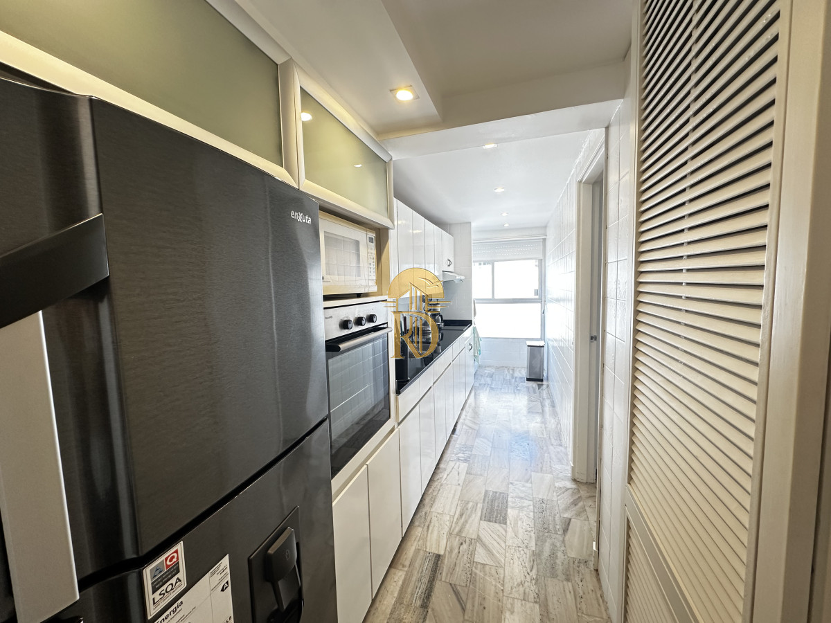 Apto a metrs del puerto Alquiler de verano de 2025 -id-402-11