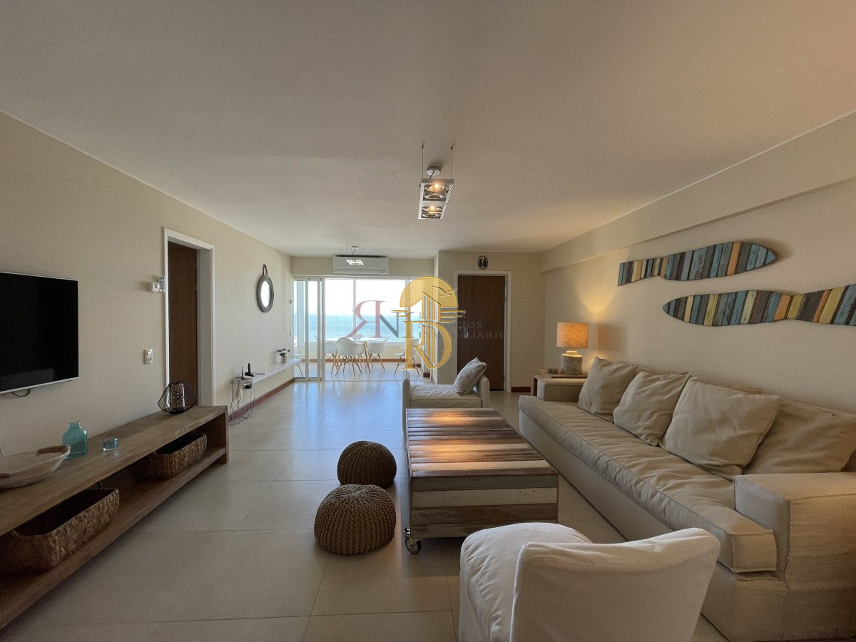 frente al puerto de punta del este -id-181-2