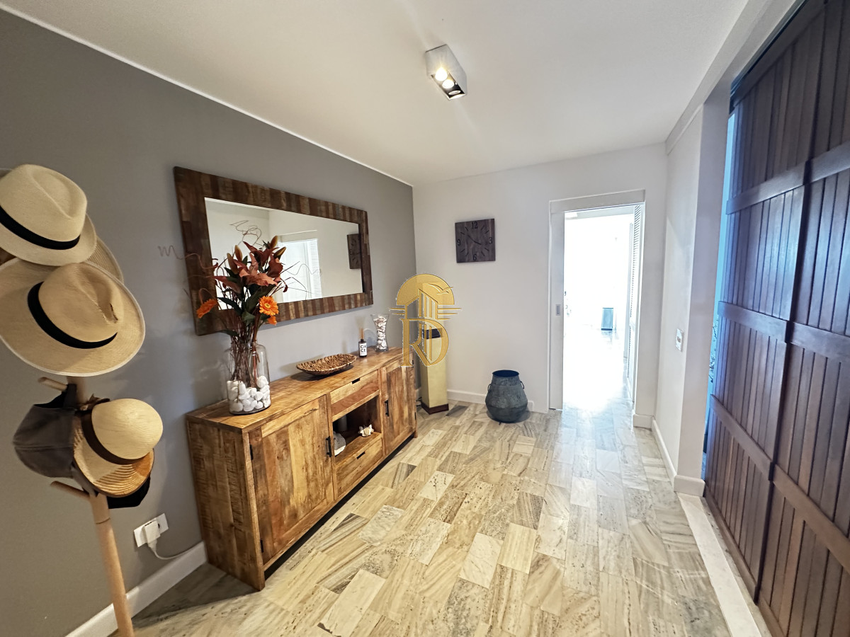 Apto a metrs del puerto Alquiler de verano de 2025 -id-402-10