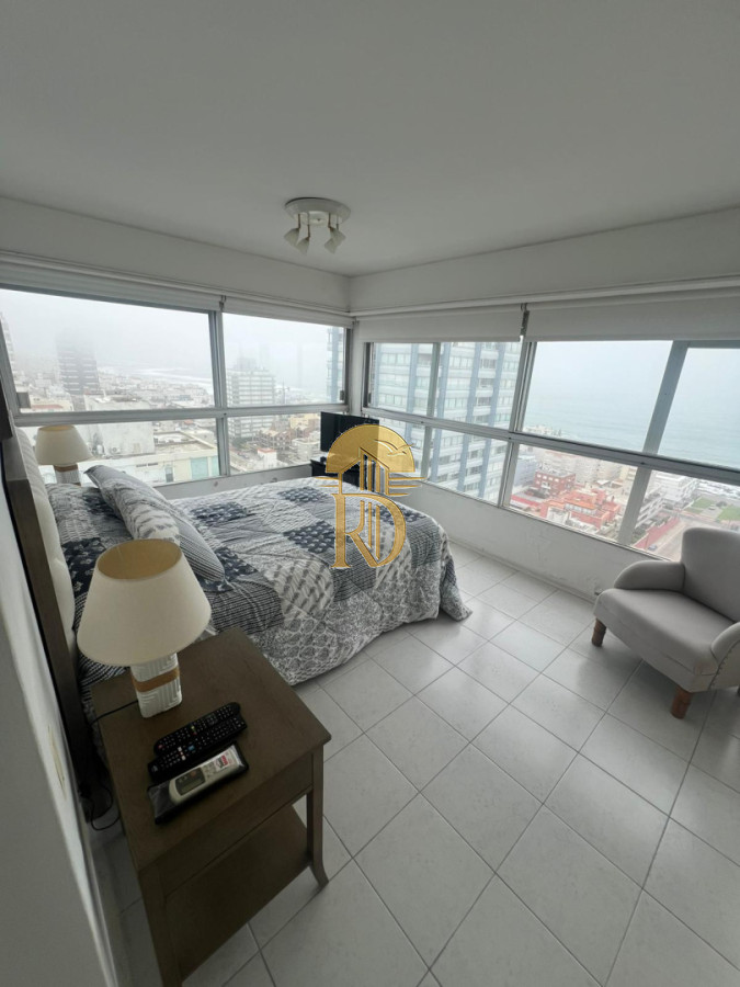 Venta en península piso alto -id-400