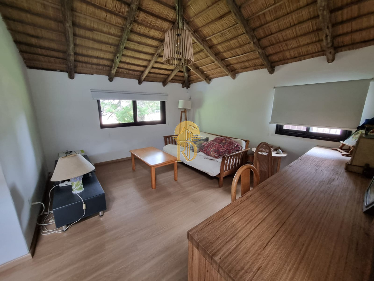 Casa apta para familias, -id-250-4