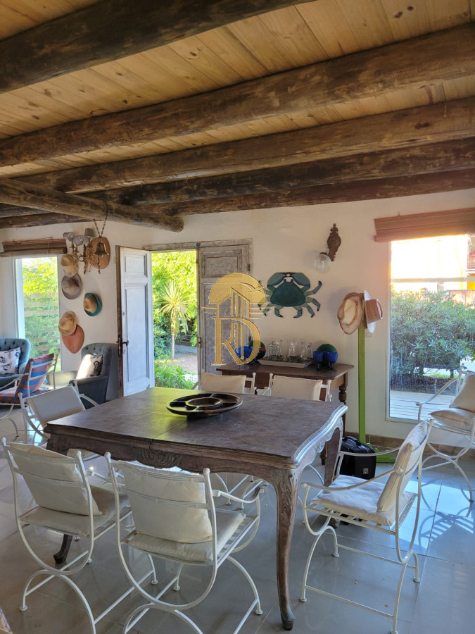 Apta para 10 personas o más. -id-242-10