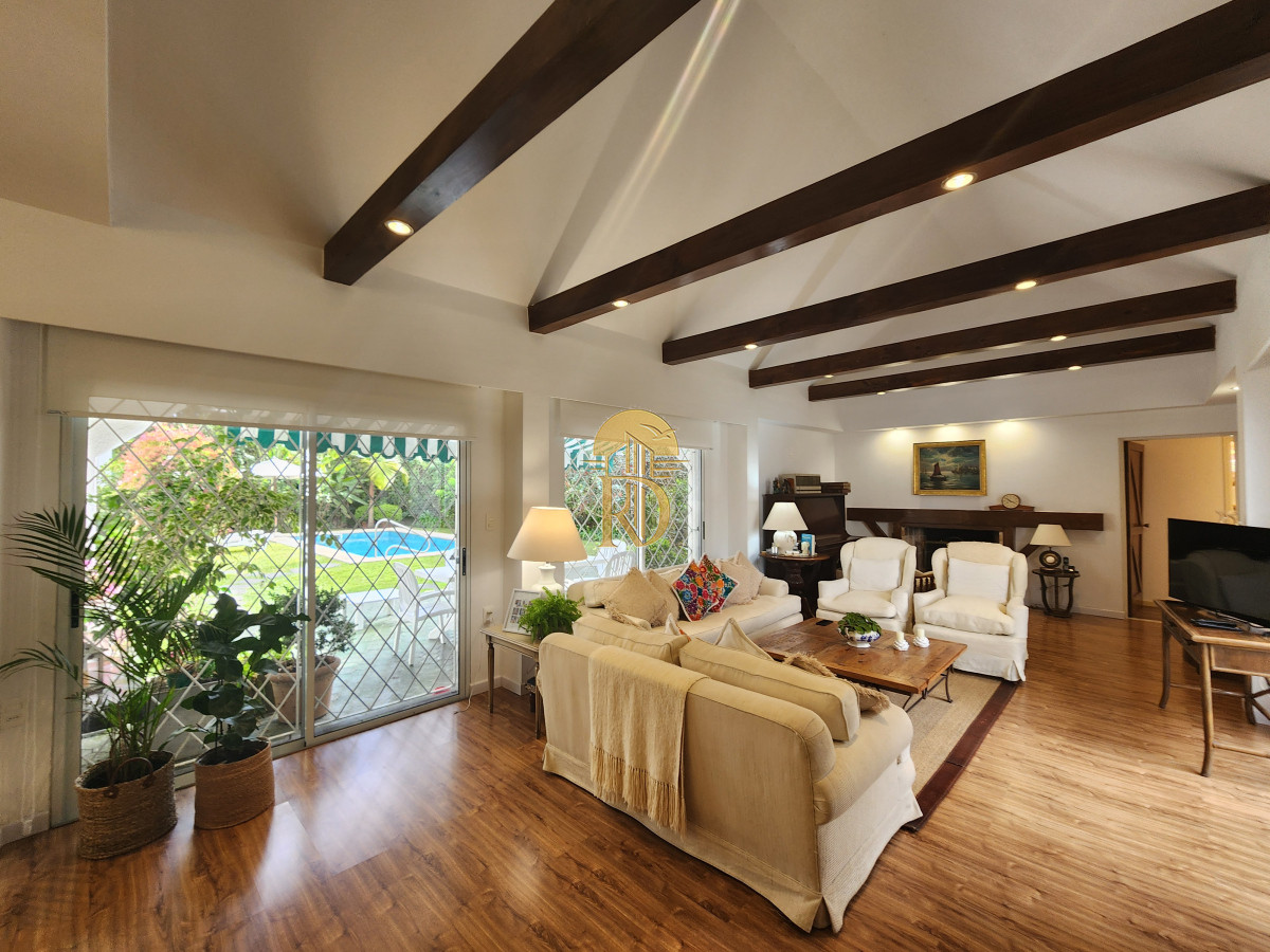 casa en barrio cantegril, un lugar para vivir y soñar -id-268-11