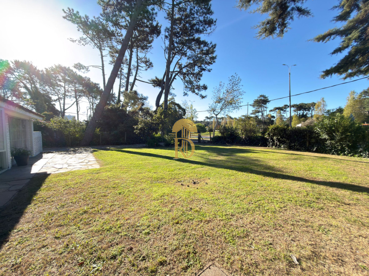 Casa en venta en uno de los mejores lugares de punta del este -id-765-8
