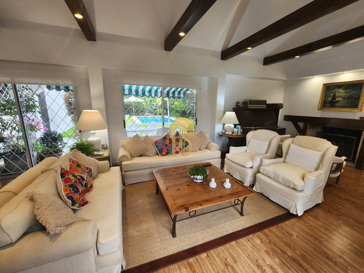 casa en barrio cantegril, un lugar para vivir y soñar -id-268-1