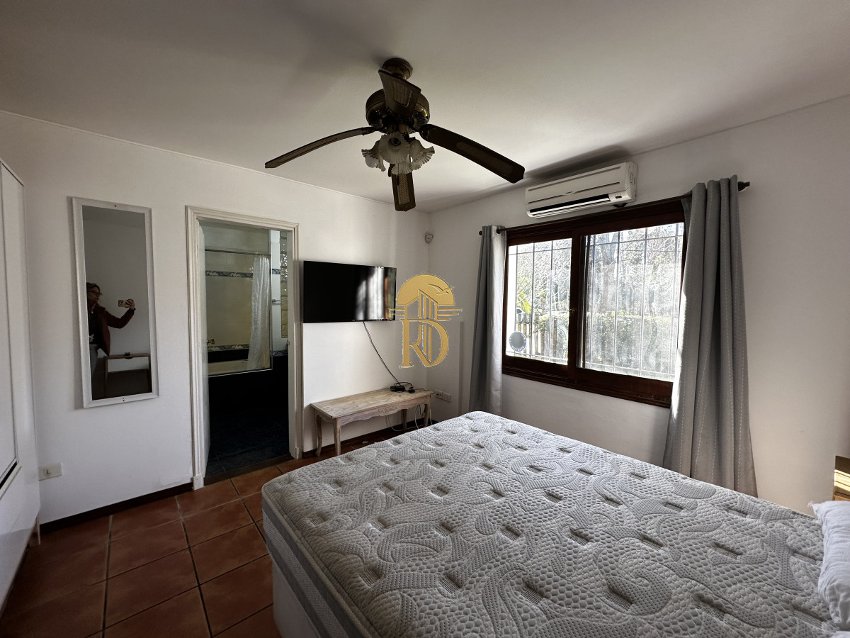 Alquiler Anual  Casa en Barrio Cantegril -id-100-12