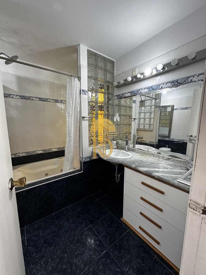 Alquiler Anual  Casa en Barrio Cantegril -id-100-13