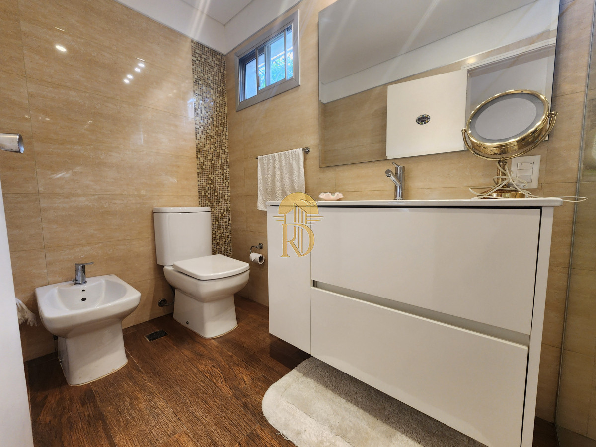 casa en barrio cantegril, un lugar para vivir y soñar -id-268-42