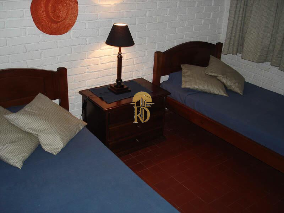 Disponible en enero para al menos 6 personas. -id-249-6