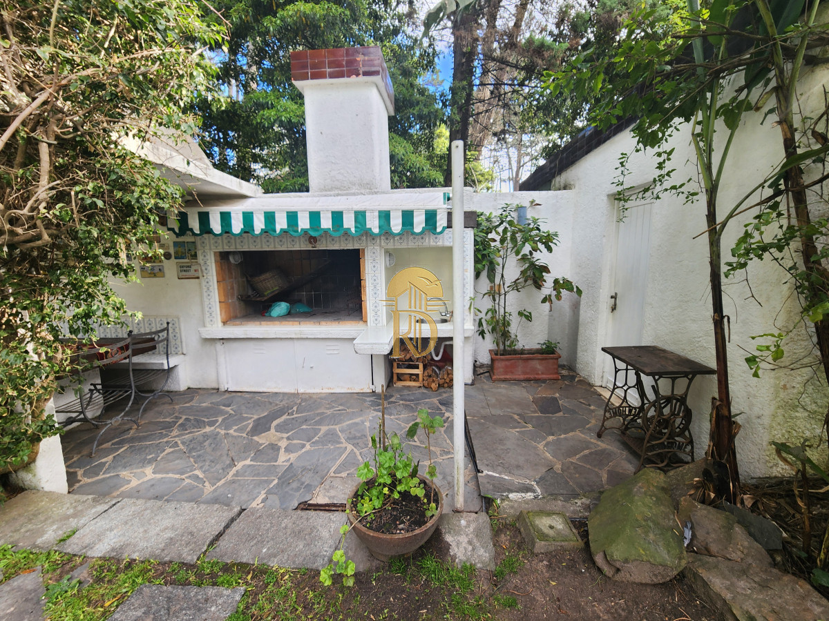 casa en barrio cantegril, un lugar para vivir y soñar -id-268-29