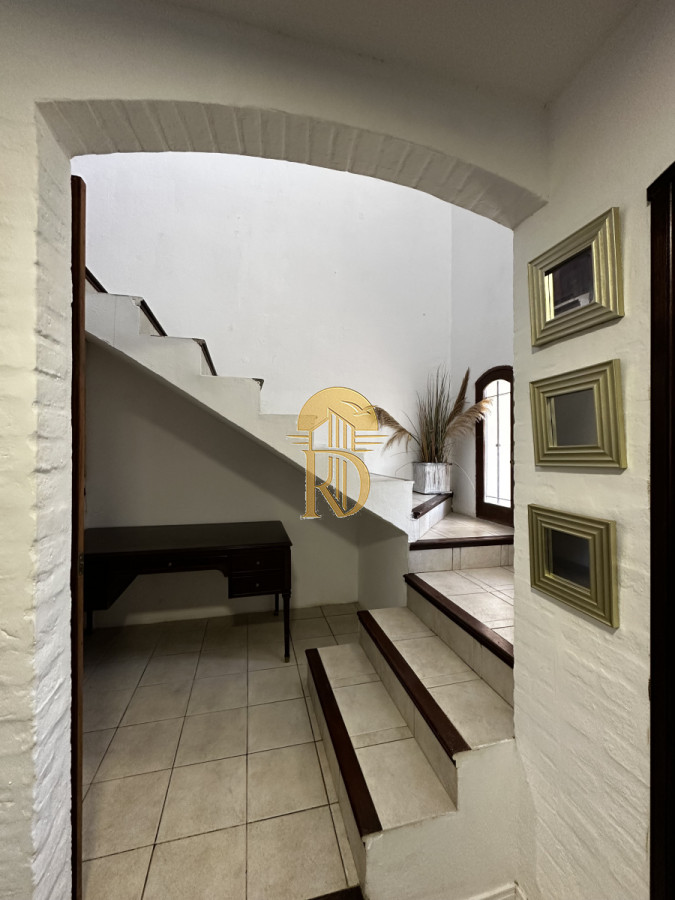 Alquiler Anual  Casa en Barrio Cantegril -id-100-16