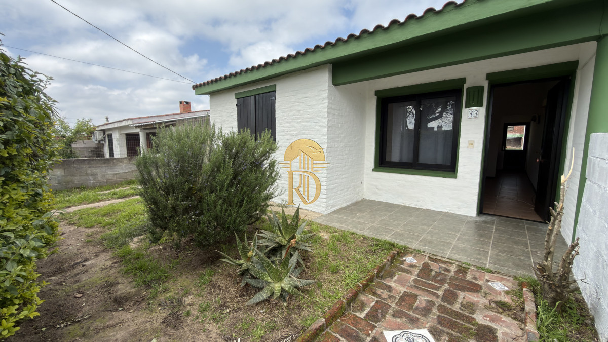 casa en venta bario biarritz -id-1041-1