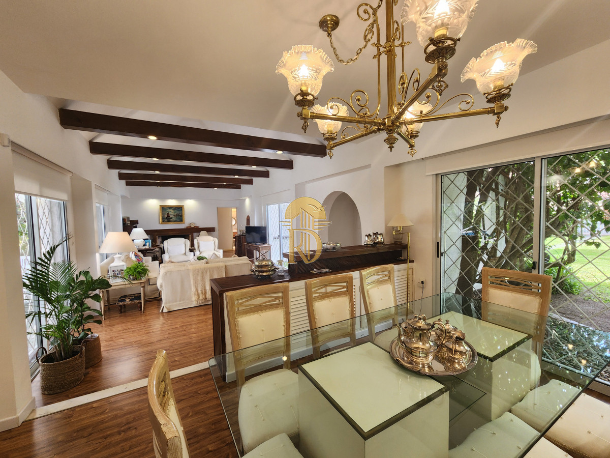 casa en barrio cantegril, un lugar para vivir y soñar -id-268-2