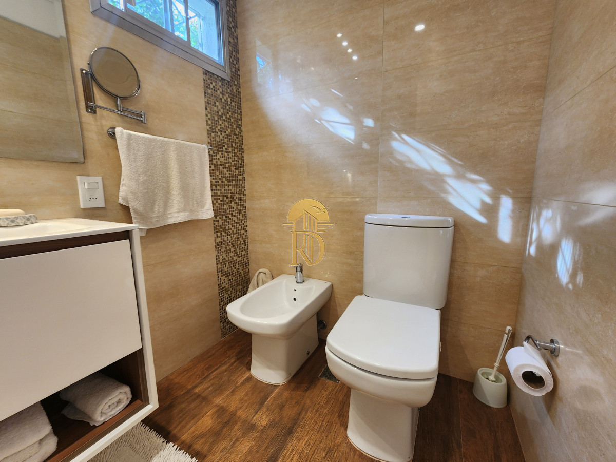 casa en barrio cantegril, un lugar para vivir y soñar -id-268-44