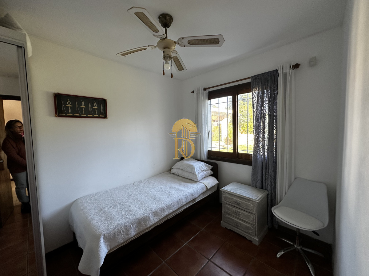 Alquiler Anual  Casa en Barrio Cantegril -id-100-10