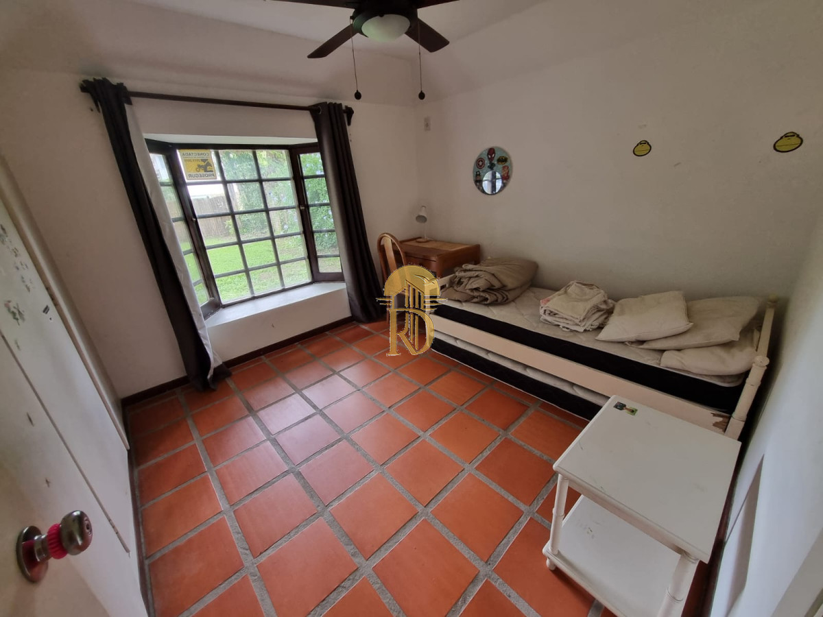 Casa apta para familias, -id-250-6