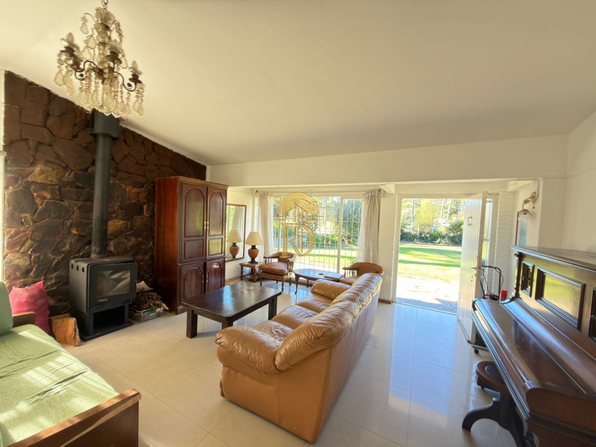 Casa en venta en uno de los mejores lugares de punta del este -id-765-4
