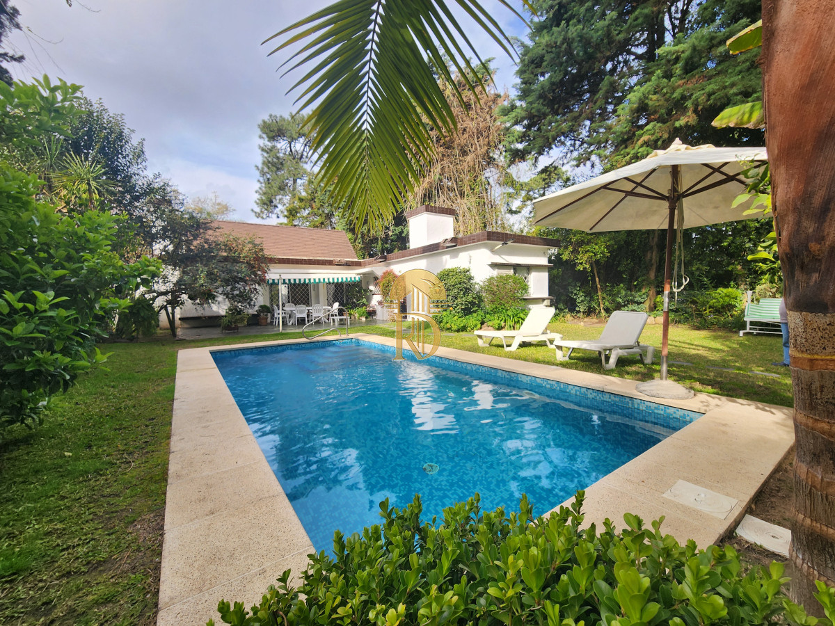 casa en barrio cantegril, un lugar para vivir y soñar -id-268-27